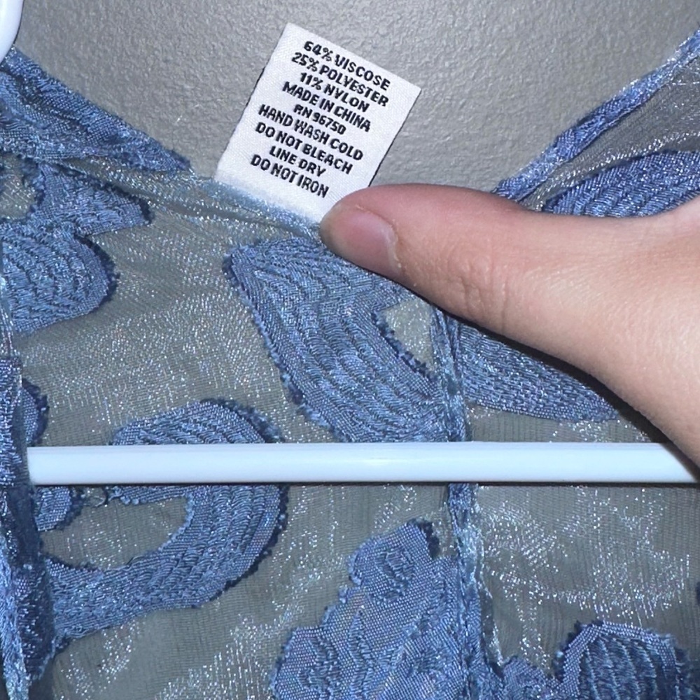 Jessica McClintock Sheer Embroidered Blue Kimono Wrap - Picture 4 of 6